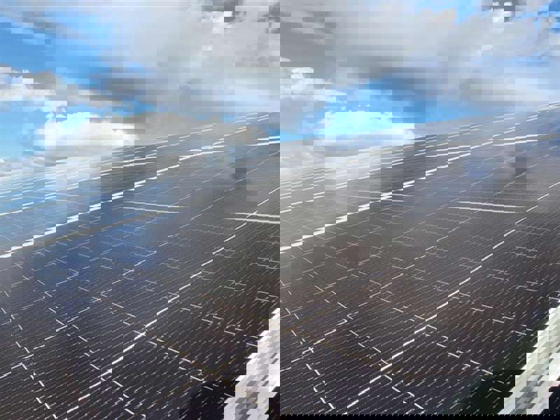 En trygg och pålitlig elleverans är ett måste för att samhället ska fungera. Kraftringens uppgift är att se till att det finns en säker eldistribution, oavsett vad som händer, och gör därför löpande stora investeringar i elnäten. I Lomma investerar Kraftringen 25 miljoner kronor under perioden 2024-2028, och säkerställer därmed att effekten i nätet ska kunna öka för att möta framtidens behov.