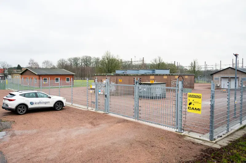 Kraftringen Nät har under hösten driftsatt en ny mottagningsstation i Hörby. Investeringen möjliggör framtida expansion för bostäder och företag, samt större säkerhet och beredskap i elnätet.