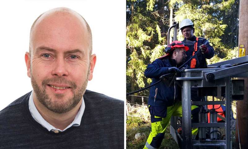 - När en storm som denna drar in är det viktigt att värna om säkerheten för personalen ute i fält och anpassa åtgärderna efter det. Nu fortsätter arbetet med att återställa elnätet och reparera det som stormen har skadat, avslutar Johan Persson, driftschef på Kraftringen.