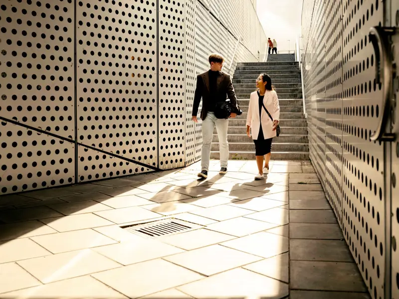 Energibranschen är central för att Sverige ska klara omställningen till ett hållbart samhälle. En av branschens största utmaningar är behovet av kompetens som accelererar i takt med den ökande elektrifieringen. Nu drar Kraftringens traineeprogram i gång där tre nyutexaminerade studenter får en gedigen introduktion till energibranschen och möjlighet att växa in i olika roller över tid.