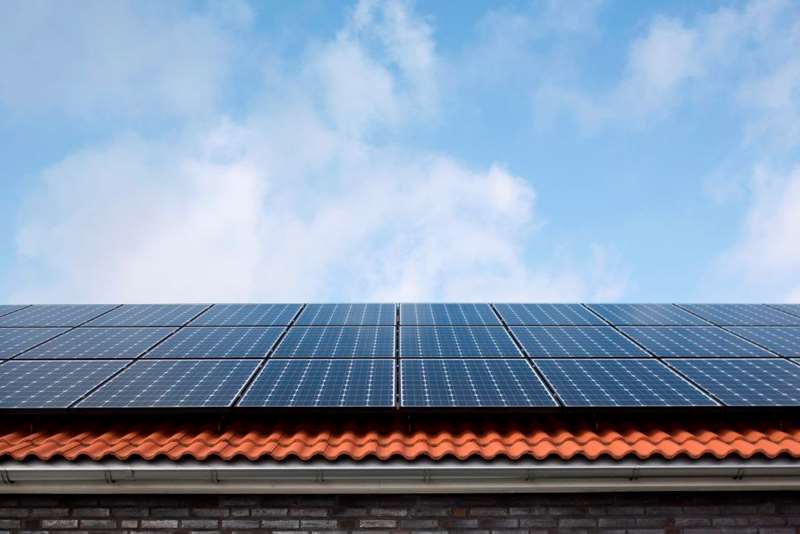 Lunds Kommuns Fastighets AB investerar i en solcellanläggning till kvarteret Rådhusrätten i Lund. Kraftringen kommer att leverera solcellanläggningen, som ska vara i drift till sommaren. Affären är värd drygt tio miljoner kronor.