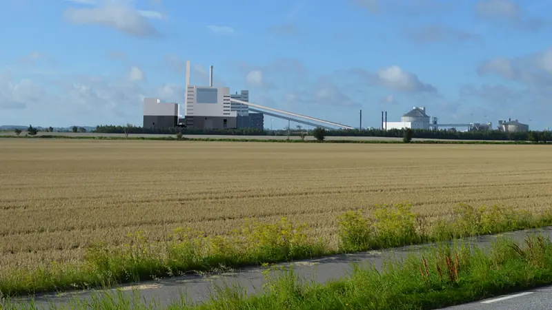 Kraftringen investerar 2,4 miljarder kronor i ett nytt kraftvärmeverk i Örtofta utanför Eslöv, sedan en enig styrelse röstat ja. Det blir den största investeringen i energiproduktion i Skåne de senaste tio åren och kommer att förstärka regionens energitrygghet betydligt. Anläggningen, som byggs intill det befintliga kraftvärmeverket, tas i drift 2028.