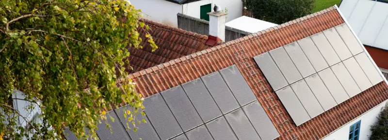 Batterisystem bidrar till att öka tillförlitligheten i elförsörjningen och ger samtidigt möjlighet för kunderna att sänka sina kostnader och öka sin självförsörjningsgrad. Genom att styra användningen av systemen, så kallad Service Stacking, så optimerar vi värdet av batteriinstallationen för kunden.