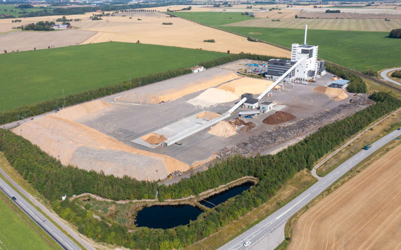 Nu har ett nytt samverkansprojekt för infrastrukturlösningar för transport och permanent lagring av infångad koldioxid startat. Kraftringen deltar i projektet, som leds av Växjö Energi och ska bidra till att skapa hållbara och kostnadseffektiva lösningar för en regional koldioxidinfrastruktur i Sydsverige. Energimyndigheten har beviljat stöd med cirka 2,5 mnkr.
