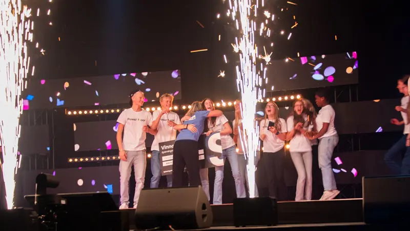 Nu är det snart dags! Lördagen den 22 november avgörs finalen i Spänningssökarna 2025 på Sparbanken Skåne Arena i Lund. Det är fem finalister som gör upp om vinsten, där den mest innovativa idén kring årets tema: ”Smarta energilösningar i en digitalvärld” vinner. Årets jury består av Truls Möregårdh, Emma Wester, Mia Rönnmar, Stefan Zamudio och Sezgin Kadir. Varmt välkomna!