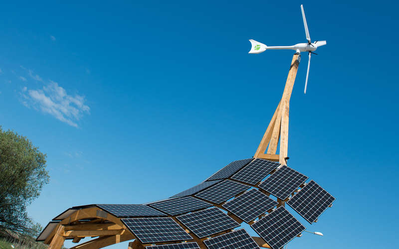 ​En vindkrafts- och solcellsanläggning i form av en giraff försörjer Möllegården på Brunnshögs Science Village med lokalt producerad förnybar el. Bakgrunden är ett samarbetsavtal mellan Science Village Scandinavia och Kraftringen om att skapa hållbara energilösningar för Science Village.