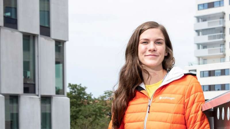 − Kraftringen driver testprojekt på andra orter också. Hos en fastighetsägare i Lund testar man t.ex. sensorer som upptäcker rörelser intill husväggar som är utsatta för klotter. Genom att ställa in villkor för sensorerna kan väktare få sms-larm under tider när närvaro vid fasaderna utgör misstanke om vandalism, säger hon.